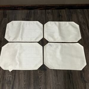 Cream Beige Placemats Rectangular Set of 4 Textured Design Reversible Fabric NWT